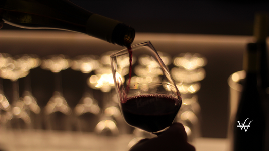 Fine_Wine_Pourring