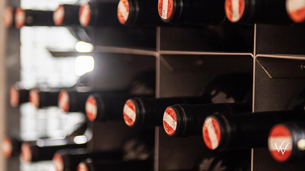 Wine bottles with a red-white-red capsule © Austrian Wine  Carletto Photography